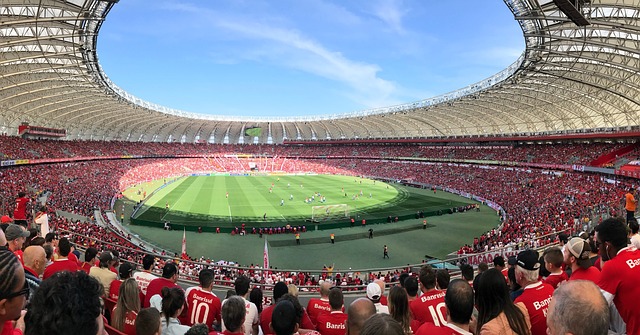 豪门悲喜夜：巴萨5-3六连胜4分领跑 利物浦3-3惨遭绝平 国米4-0登顶
